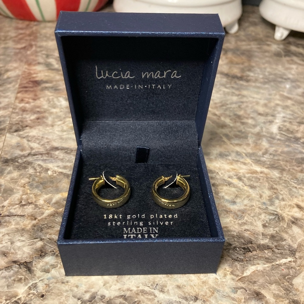 Lucia Mara hoops